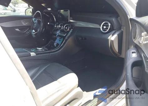 2018 Mercedes-Benz C 300 из США, поврежденный, VIN 55SWF4JB0JU235337